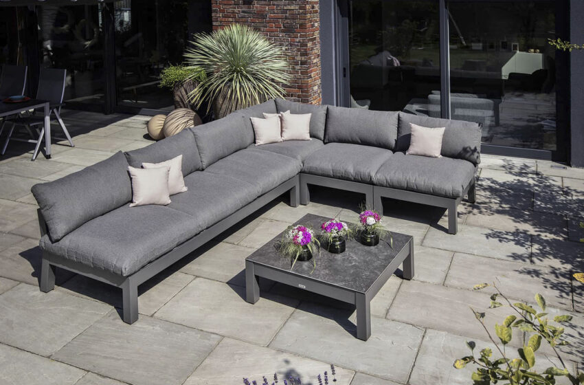 Comfort outdoor lounge